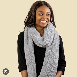 Malibu Luxxe Gray Super Soft Feather Knit Scarf Cozy Wrap NWT